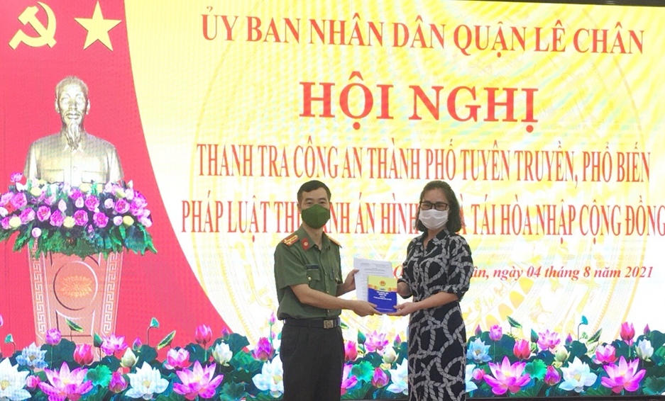 Thanh tra CATP tập huấn, hướng dẫn pháp luật tại UBND quận Lê Chân